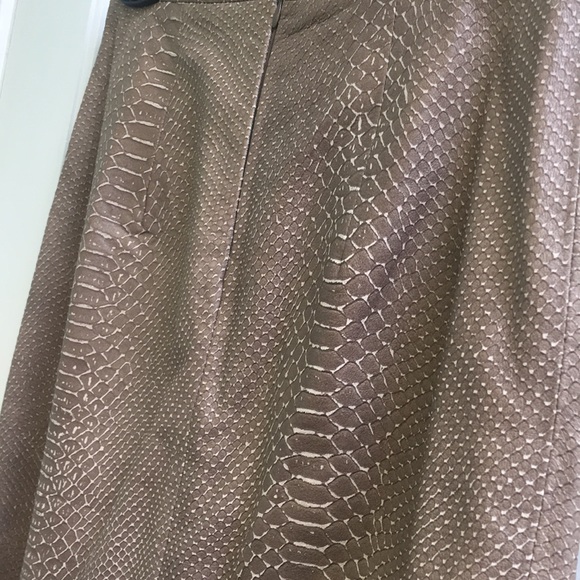 Leather BCBG Max Azaria pencil skirt - Picture 6 of 7